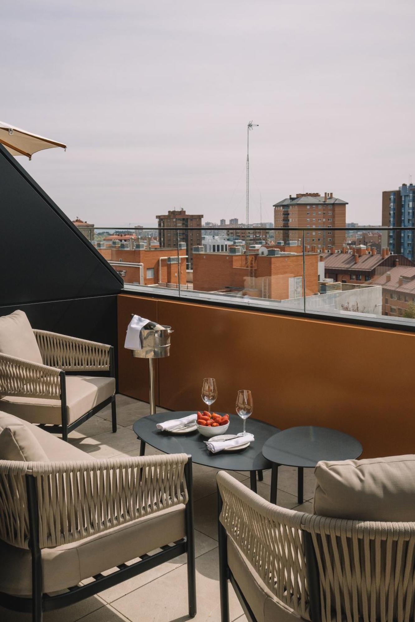 Hotel Pinar Plaza Madrid Eksteriør billede